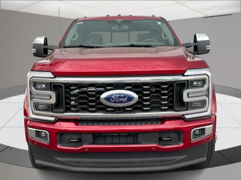 Ford Super Duty F-450 DRW Vehicle Full-screen Gallery Image 08