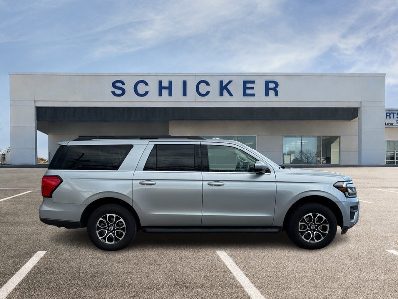Ford Expedition Max Vehicle Full-screen Gallery Image 02