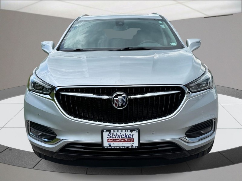 Buick Enclave Vehicle Full-screen Gallery Image 09