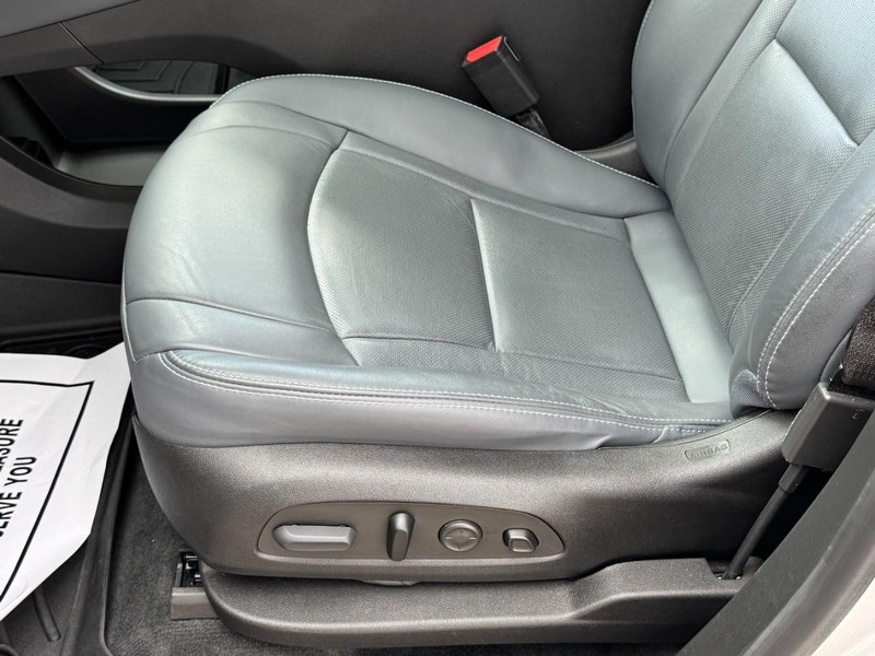 Buick Enclave Vehicle Full-screen Gallery Image 26