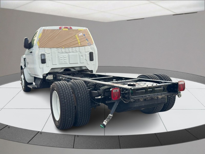 Chevrolet Silverado MD Vehicle Full-screen Gallery Image 06