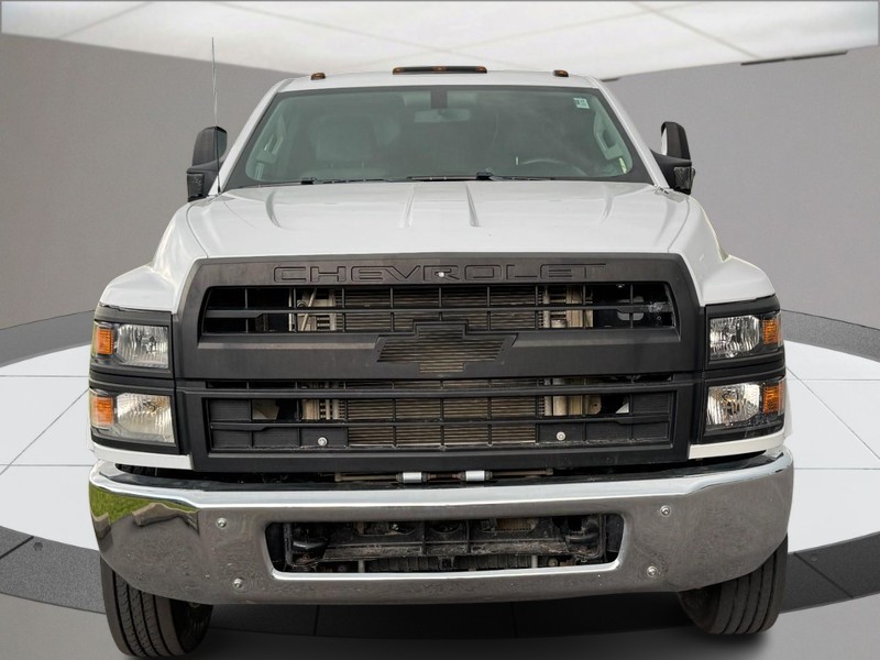 Chevrolet Silverado MD Vehicle Full-screen Gallery Image 09