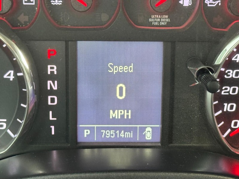 Chevrolet Silverado MD Vehicle Full-screen Gallery Image 19