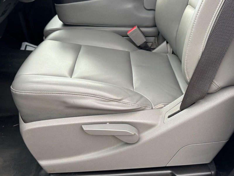 Chevrolet Silverado MD Vehicle Full-screen Gallery Image 21