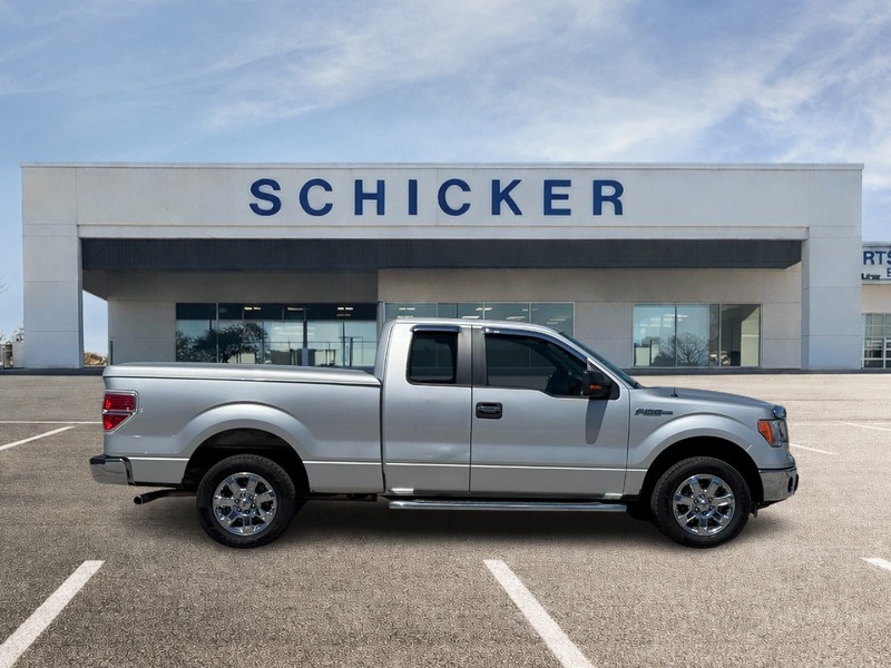 Ford F-150 Vehicle Full-screen Gallery Image 02