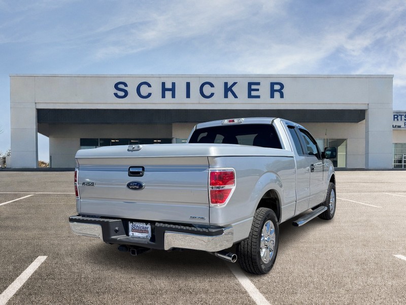 Ford F-150 Vehicle Full-screen Gallery Image 03