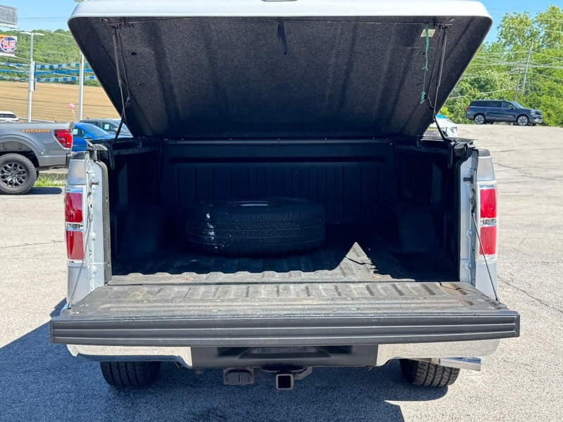 Ford F-150 Vehicle Full-screen Gallery Image 05