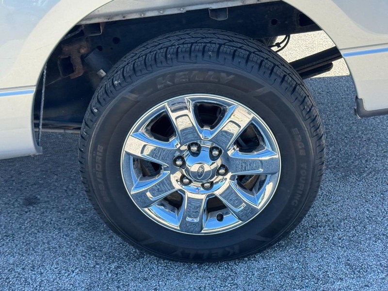 Ford F-150 Vehicle Full-screen Gallery Image 07