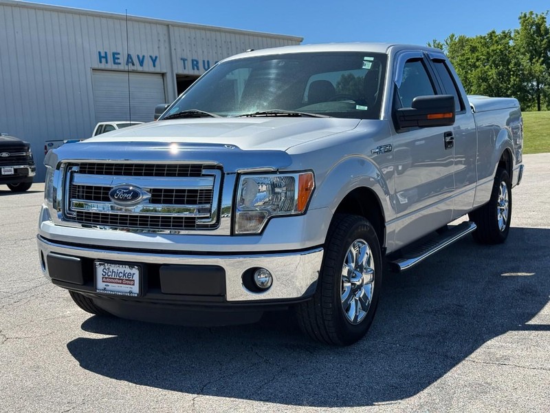 Ford F-150 Vehicle Full-screen Gallery Image 08