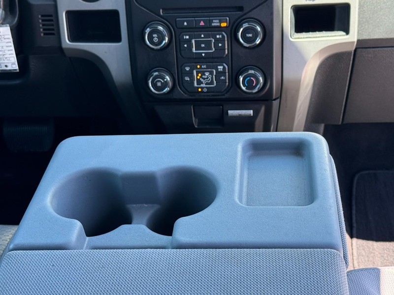 Ford F-150 Vehicle Full-screen Gallery Image 14