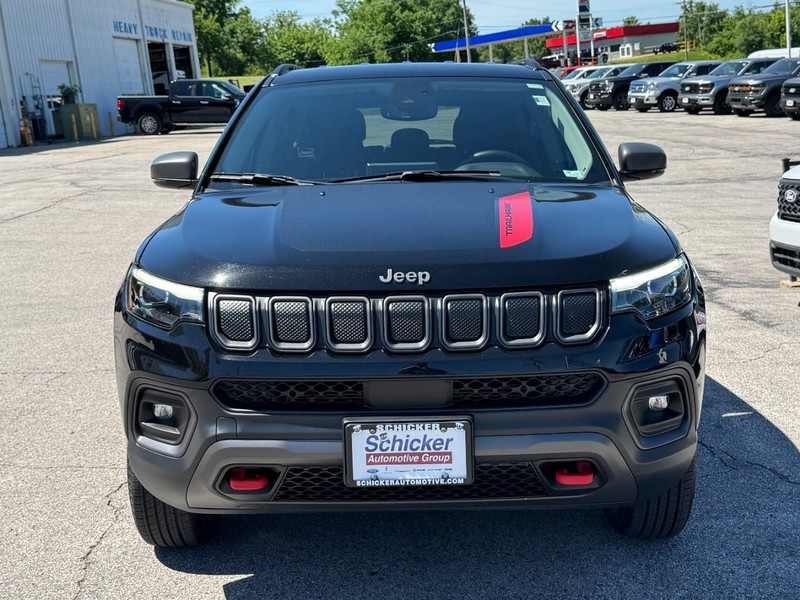 Jeep Compass Vehicle Full-screen Gallery Image 09