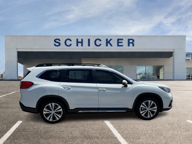 Subaru Ascent Vehicle Full-screen Gallery Image 02