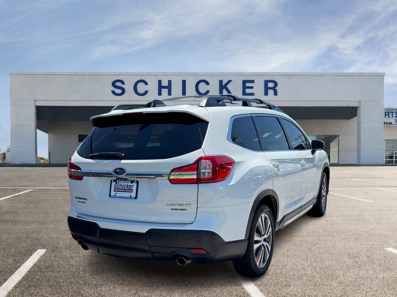 Subaru Ascent Vehicle Full-screen Gallery Image 03