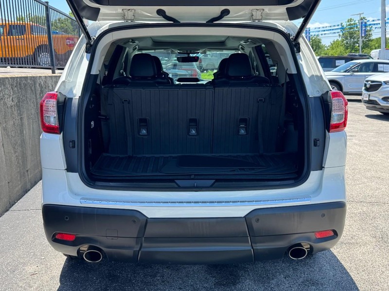 Subaru Ascent Vehicle Full-screen Gallery Image 05