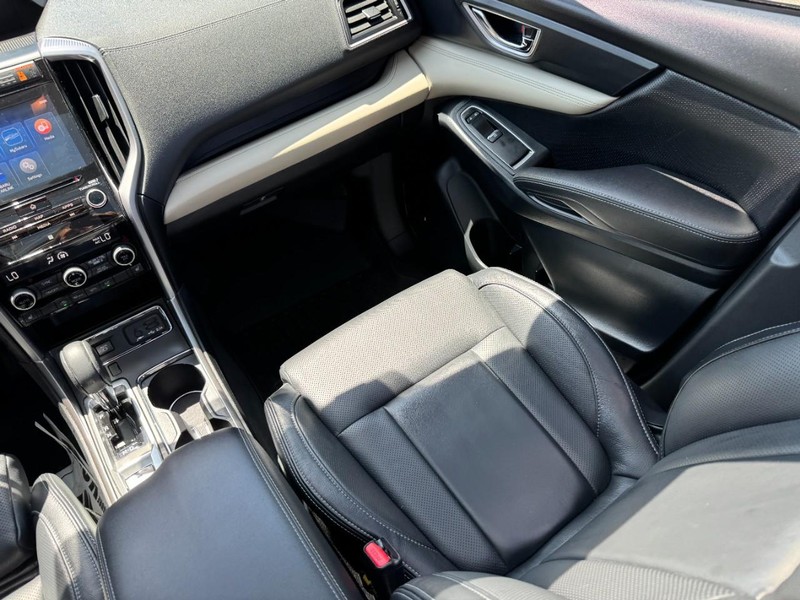 Subaru Ascent Vehicle Full-screen Gallery Image 16