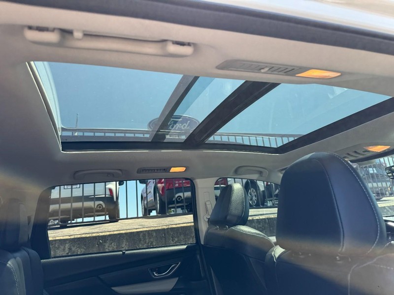 Subaru Ascent Vehicle Full-screen Gallery Image 17