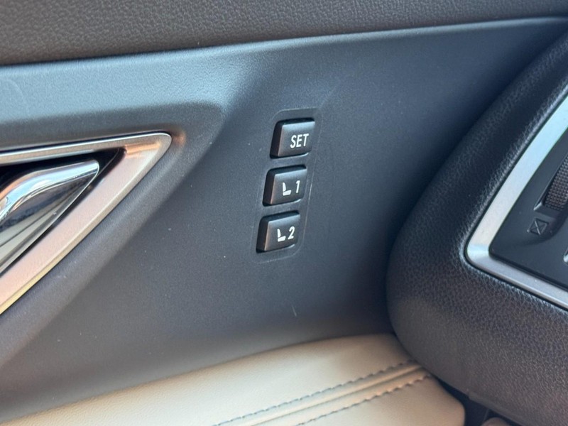 Subaru Ascent Vehicle Full-screen Gallery Image 19