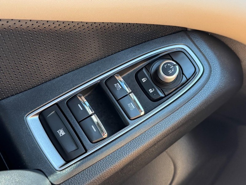 Subaru Ascent Vehicle Full-screen Gallery Image 27
