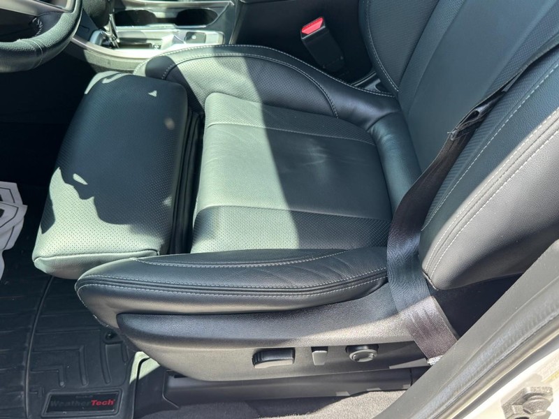 Subaru Ascent Vehicle Full-screen Gallery Image 28