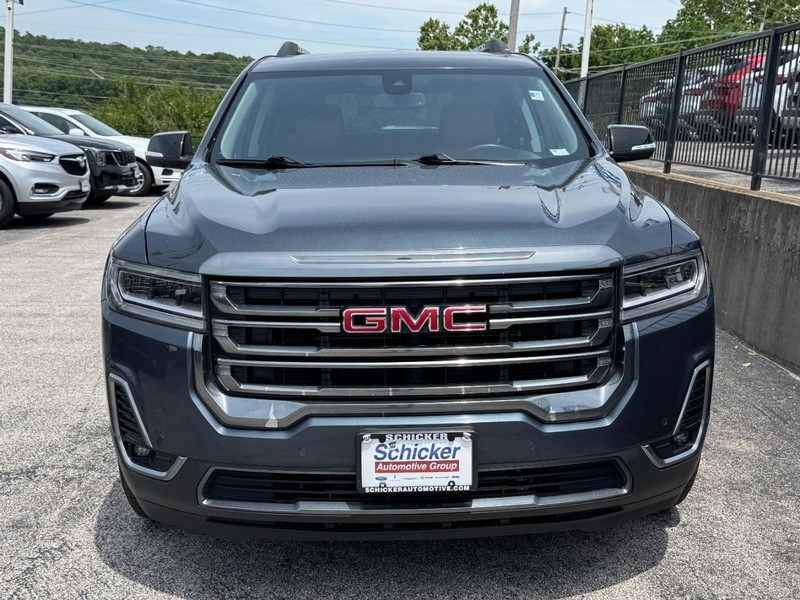 GMC Acadia Vehicle Full-screen Gallery Image 09