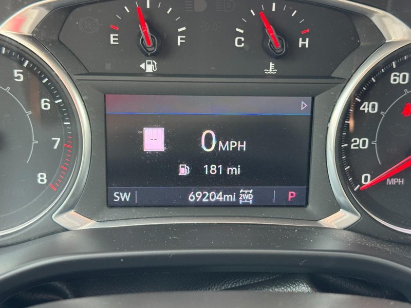 GMC Acadia Vehicle Full-screen Gallery Image 18