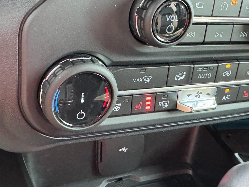 Ford Bronco Vehicle Full-screen Gallery Image 19