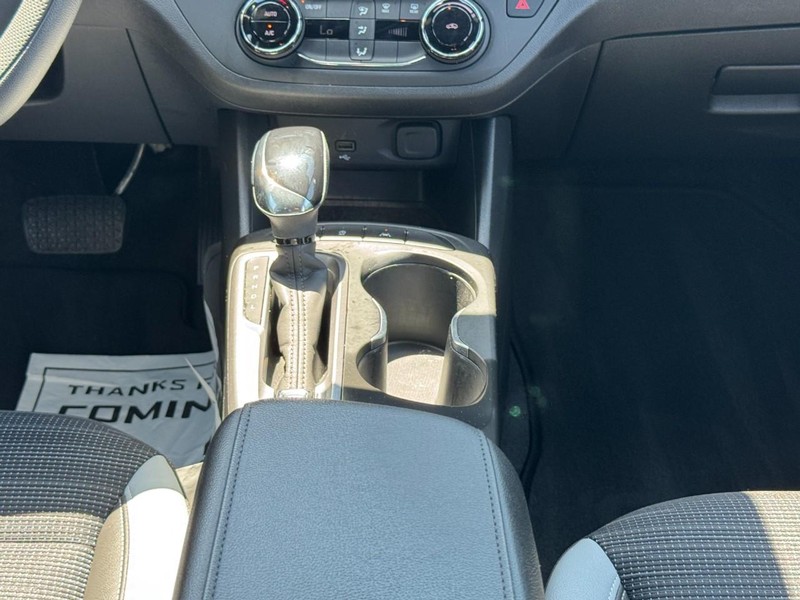 Buick Envista Vehicle Full-screen Gallery Image 14