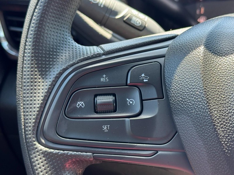 Buick Envista Vehicle Full-screen Gallery Image 16