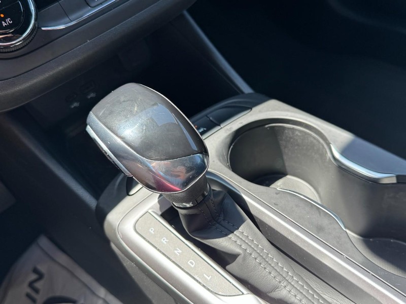 Buick Envista Vehicle Full-screen Gallery Image 19