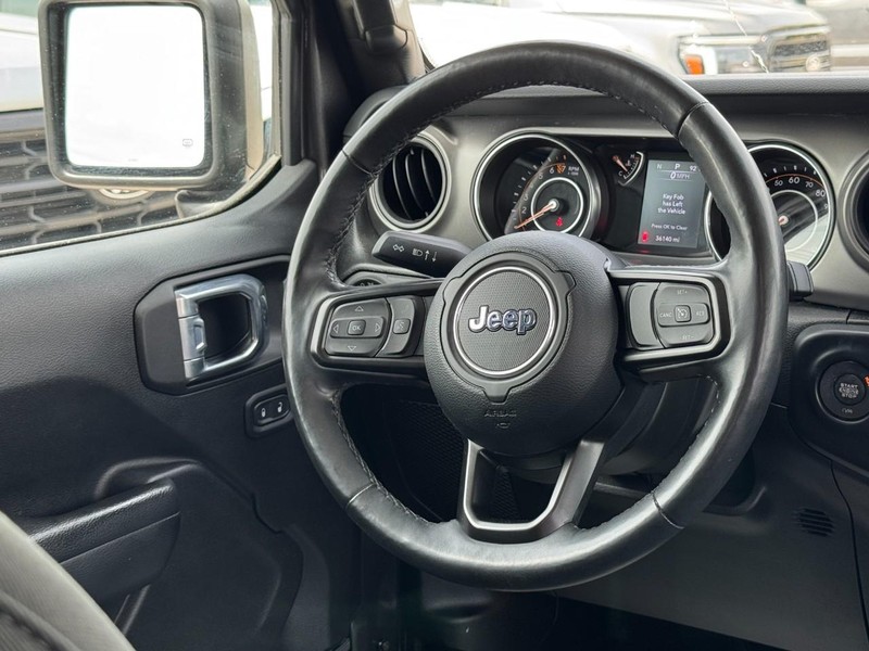 Jeep Wrangler Vehicle Full-screen Gallery Image 12