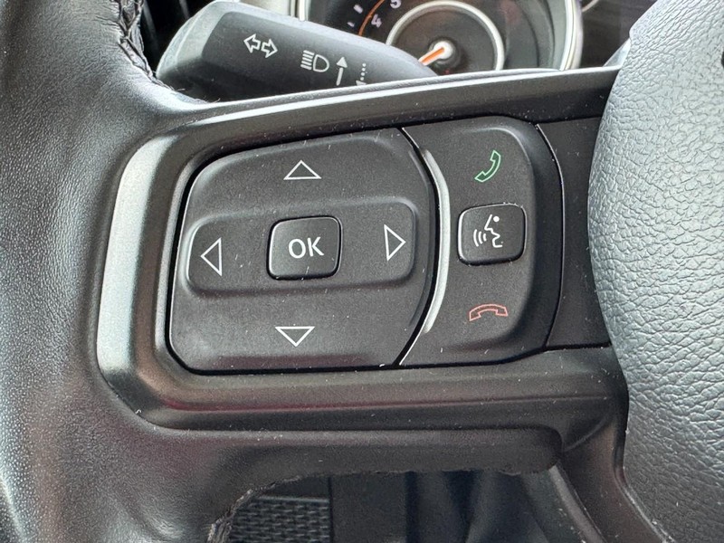 Jeep Wrangler Vehicle Full-screen Gallery Image 16