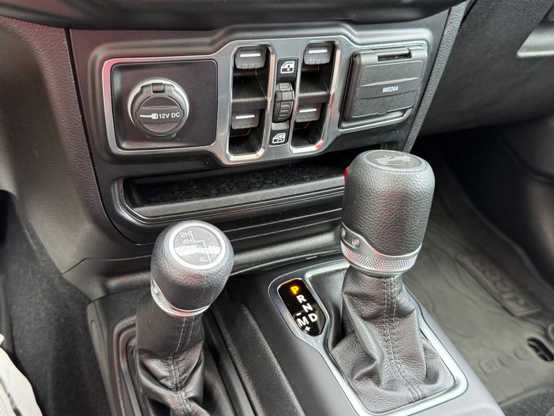 Jeep Wrangler Vehicle Full-screen Gallery Image 19