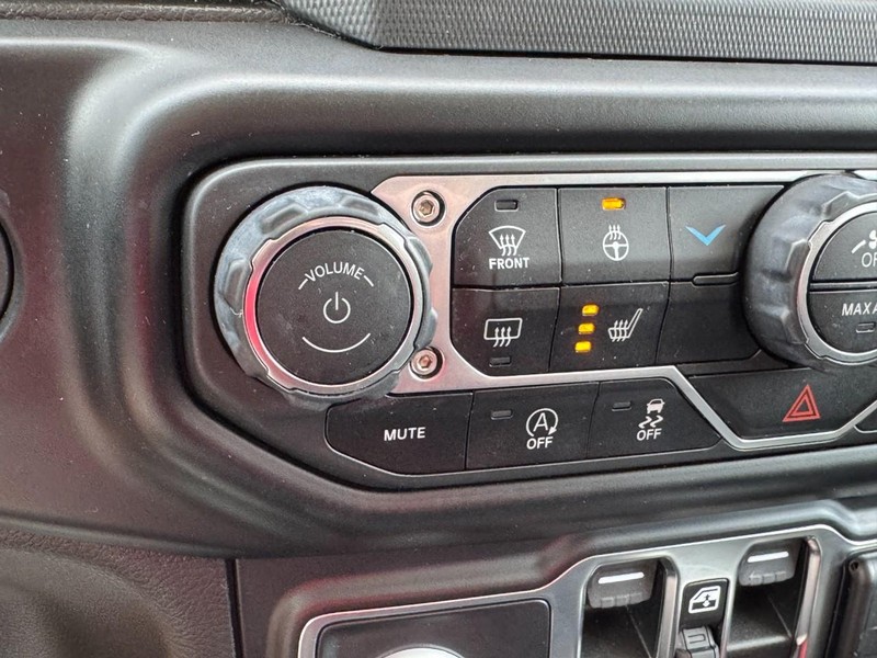 Jeep Wrangler Vehicle Full-screen Gallery Image 20
