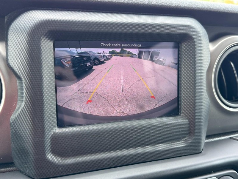 Jeep Wrangler Vehicle Full-screen Gallery Image 21