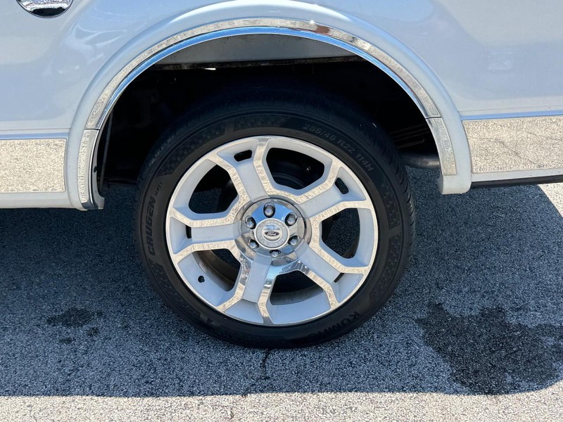 Ford F-150 Vehicle Full-screen Gallery Image 07