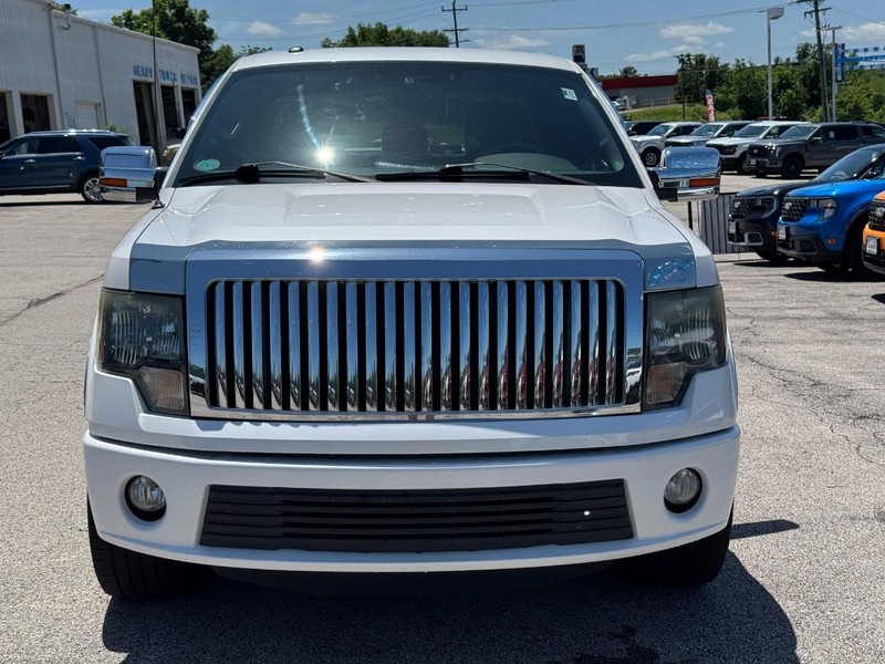 Ford F-150 Vehicle Full-screen Gallery Image 09