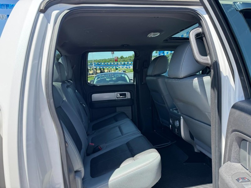 Ford F-150 Vehicle Full-screen Gallery Image 11