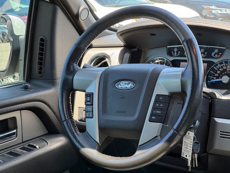 Ford F-150 Vehicle Full-screen Gallery Image 14