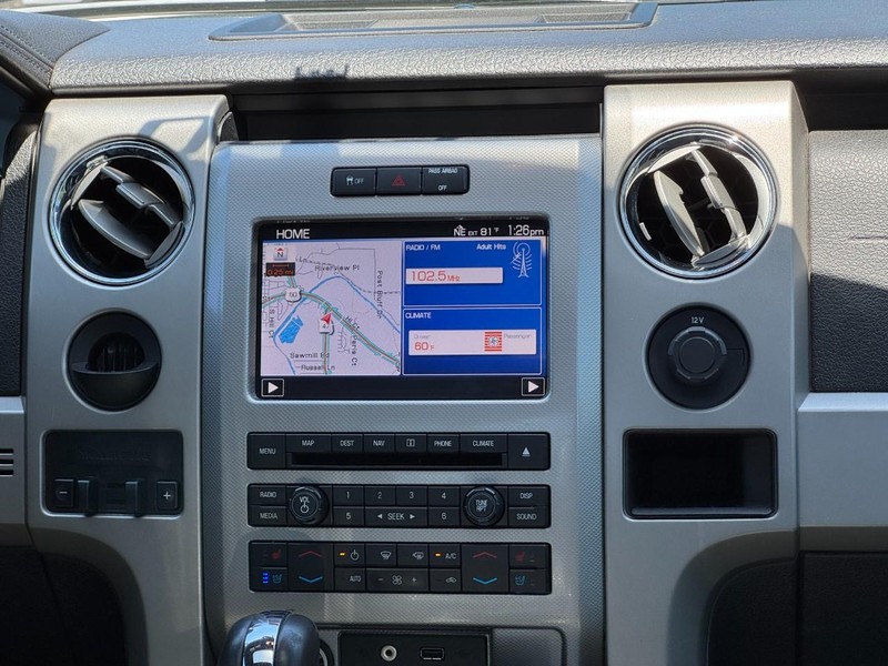 Ford F-150 Vehicle Full-screen Gallery Image 15