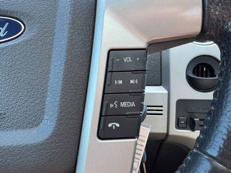 Ford F-150 Vehicle Full-screen Gallery Image 19