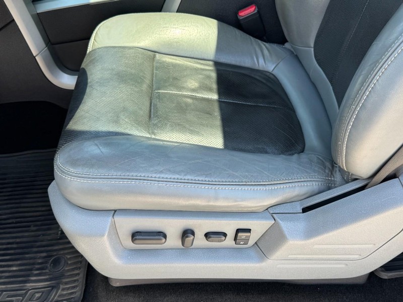 Ford F-150 Vehicle Full-screen Gallery Image 25