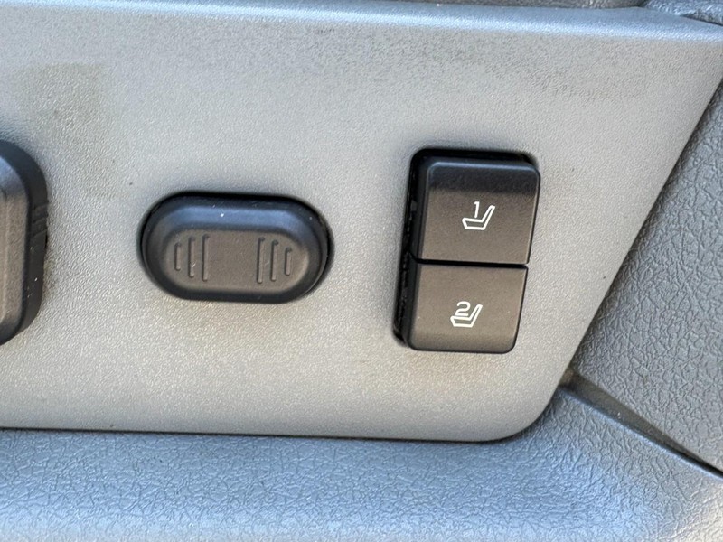 Ford F-150 Vehicle Full-screen Gallery Image 26