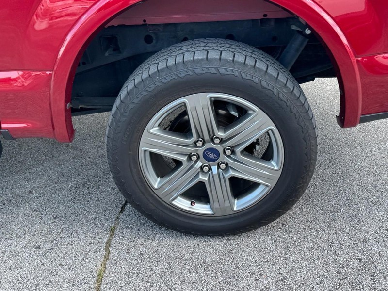 Ford F-150 Vehicle Full-screen Gallery Image 07