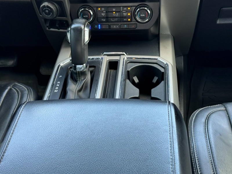 Ford F-150 Vehicle Full-screen Gallery Image 14