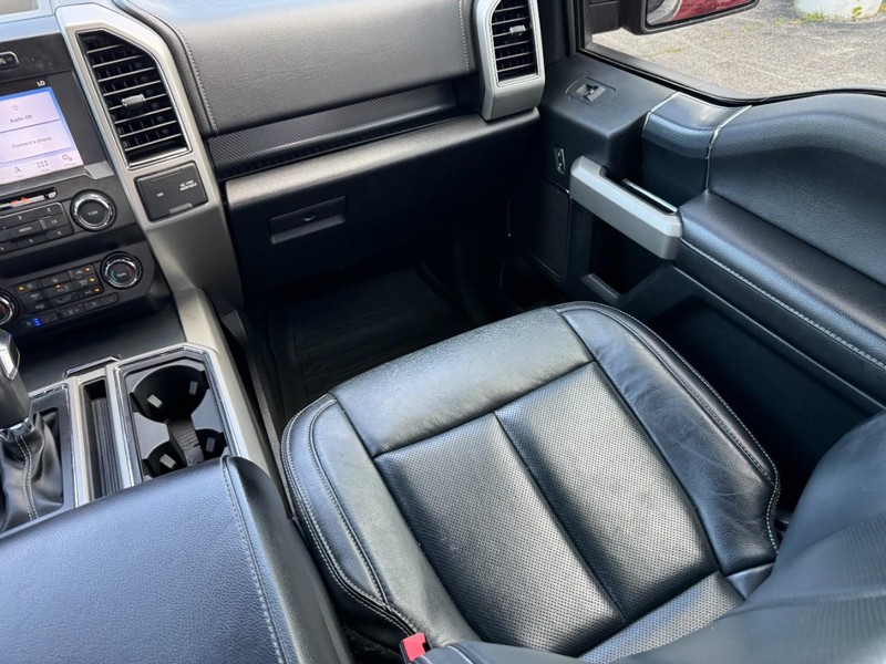 Ford F-150 Vehicle Full-screen Gallery Image 15