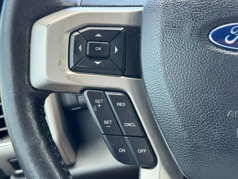 Ford F-150 Vehicle Full-screen Gallery Image 17