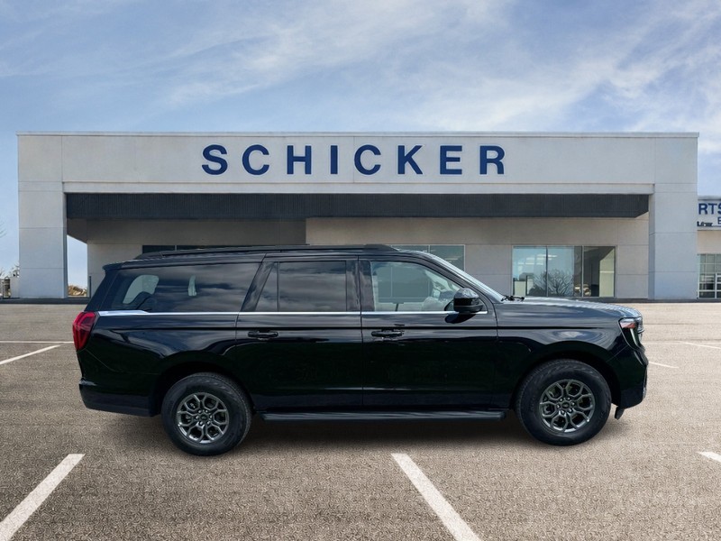 Ford Expedition Max Vehicle Full-screen Gallery Image 02