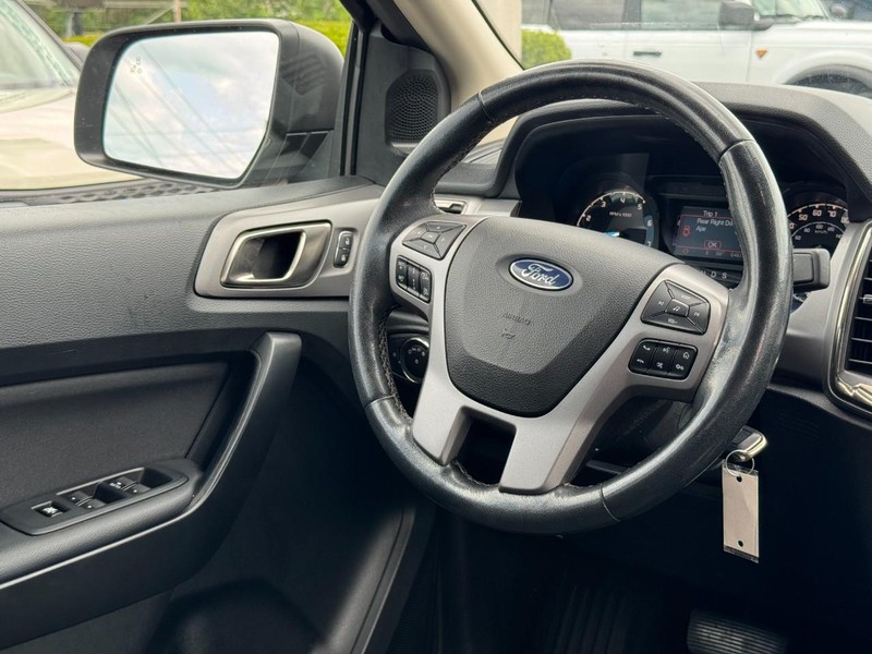 Ford Ranger Vehicle Full-screen Gallery Image 12