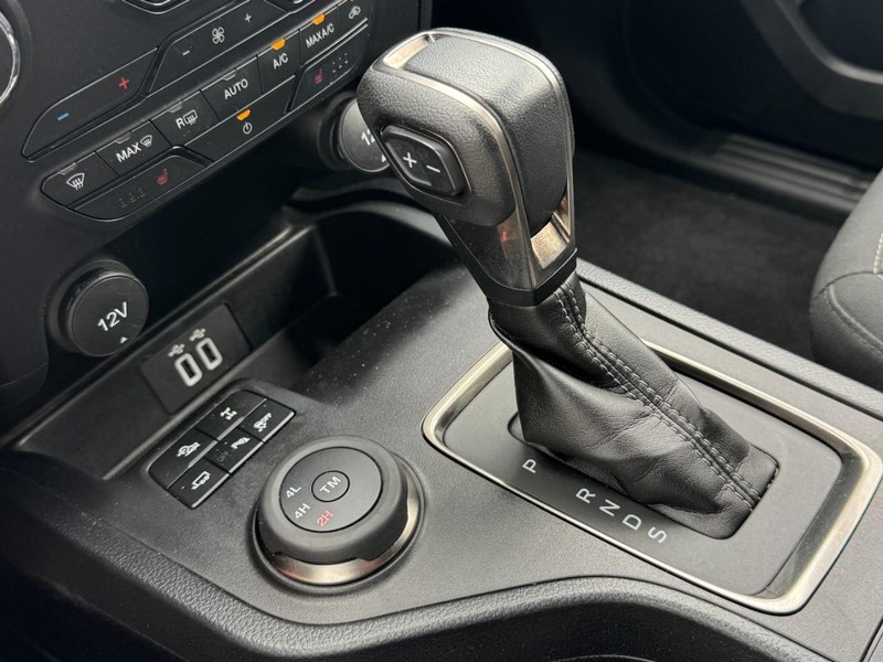 Ford Ranger Vehicle Full-screen Gallery Image 19