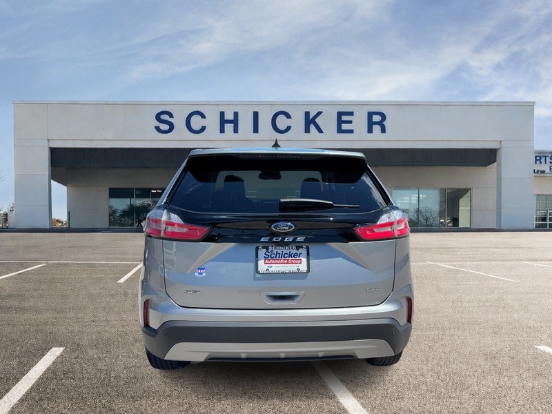 Ford Edge Vehicle Full-screen Gallery Image 04